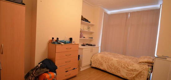 5 bed shared accommodation to rent