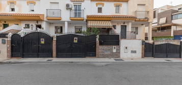 Casa adosada en venta en De Rosalía de Castro, 7, Belicena