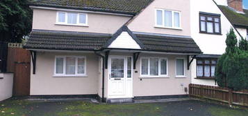 3 bedroom semi-detached house to rent