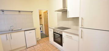 2 bedroom ground floor flat