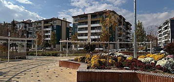 HAMZAOĞLU PARKININ KARŞISINDA ARAKAT GENİŞ VE ULTRALÜX 3+1 DAİRE