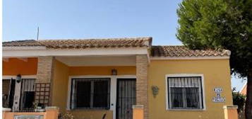 Chalet adosado en venta en calle Alemania s/n