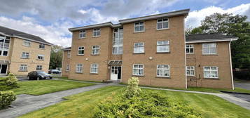 Flat to rent in Cotterdale Close, Manchester M16