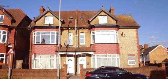 2 bed flat to rent