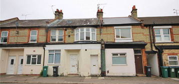 Maisonette to rent in Leavesden Road, Watford, Hertfordshire WD24