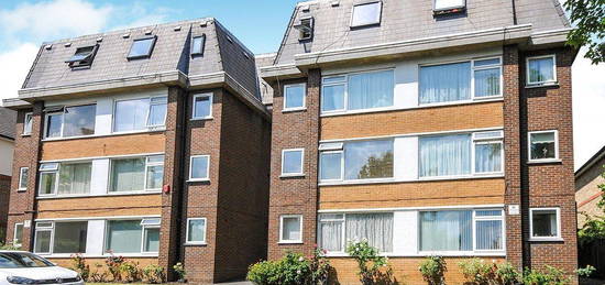 Flat to rent in Westmoreland Road, Bromley BR2