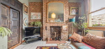 Flat for sale in York Way, Islington N7