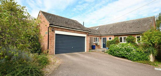 4 bedroom detached bungalow for sale