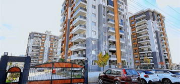 MENEMEN'DE 3+1 8. KAT EBEVEYN BANYOLU SIFIR DAİRE