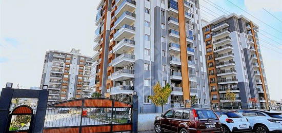 MENEMEN'DE 3+1 8. KAT EBEVEYN BANYOLU SIFIR DAİRE