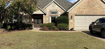 5303 S Stone Bay Ct, Rogers, AR 72758