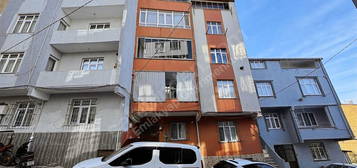 ARNAVUTKÖY YUNUS EMRE MAHALLESİNDE 2+1 ARAKAT DAİRE