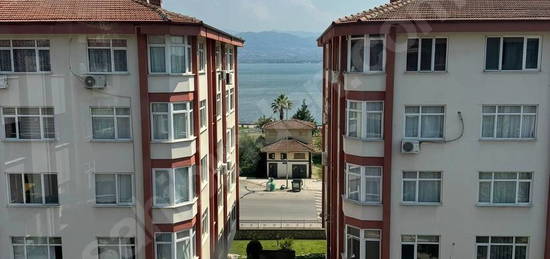 İZMİT PLAJYOLUNDA DENİZ MANZARALI 3+1 SATILIK DAİRE