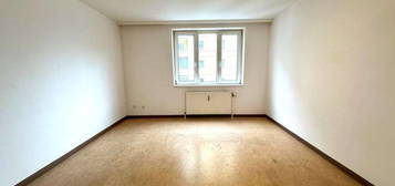 2-Zimmer-Wohnung mit extra Küche (ohne Möblierung) | U6 Dresdner Straße