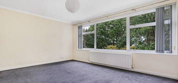 Flat for sale in Jamnagar Close, Staines-Upon-Thames TW18