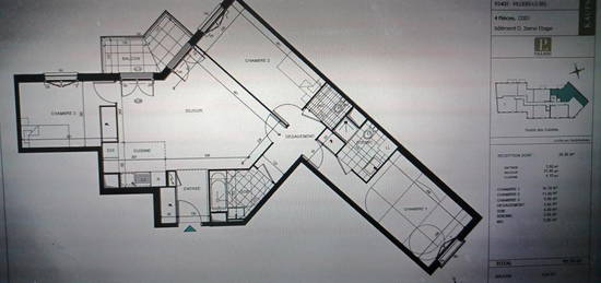 Appartement  à louer, 4 pièces, 3 chambres, 81 m²