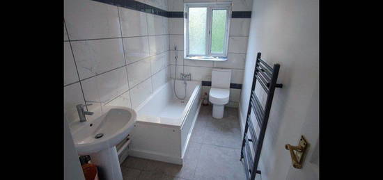 2 bed terraced house to rent