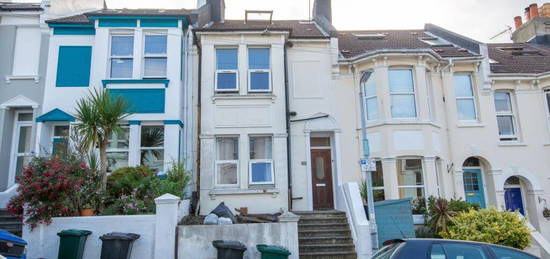 6 bedroom terraced house