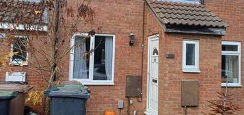 Terraced house to rent in Goldcrest Close, Luton LU4