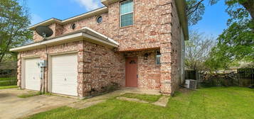 1621 Oriental St, Bonham, TX 75418