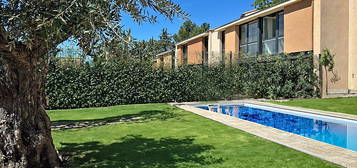 Villa neuve 5 pièces 12' m² livrable - 8è9 000 Euros - Eguilles