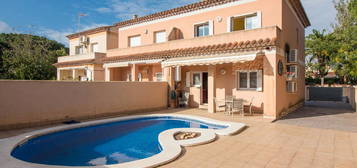 Casa adosada en venta en Carrer Formentera, 16, Centre