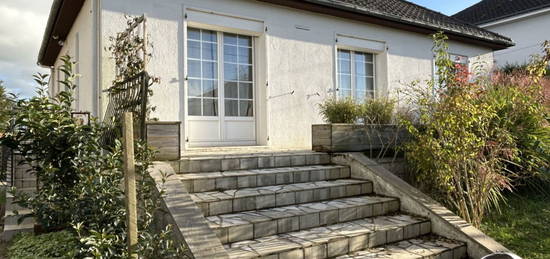 Emplacement privilégié pour cette maison de bourg !