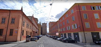 Monolocale piazza Giacomo Matteotti 1, Centro Storico, Modena