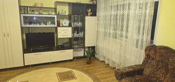 Vand apartament 3 camere dec. Deva, Aleea Saturn, etaj 3, mobilat