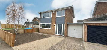 3 bedroom link detached house for sale