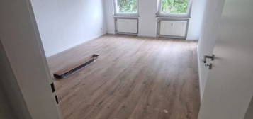 3 Zi. Wohnung, neu renoviert mit Balkon