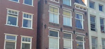 Mooie grote hoge kamer in Herestraat!