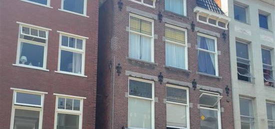 Mooie grote hoge kamer in Herestraat!