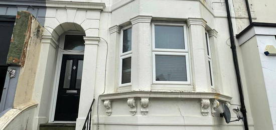 Flat to rent in Blatchington Road, Hove BN3