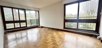 Appartement  à louer, 4 pièces, 2 chambres, 63 m²