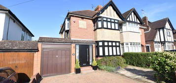 4 bedroom semi-detached house to rent