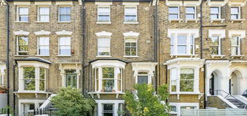 Flat for sale in Queensdown Road, London E5