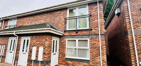 Flat to rent in Aspall Close, Batchley, Redditch B97