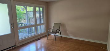 20 Moffat Cres, Aurora, ON L4G 4Z6