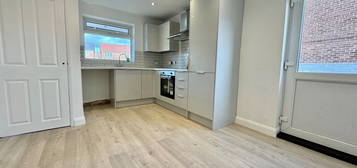 2 bed terraced house to rent