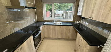 2 bed flat to rent