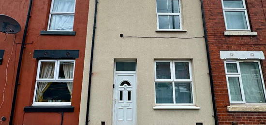 Terraced house to rent in Corporation Street, Stoke-On-Trent ST4