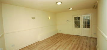 2 bed flat to rent