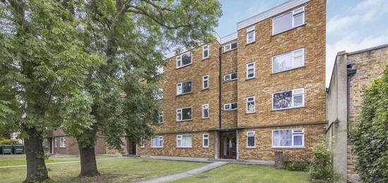 Flat for sale in Hillboro Court, Hainault Road, Leytonstone E11