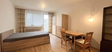 MODERNE 1 ZIMMER DG-WOHNUNG MIT BALKON