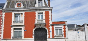 Maison  à vendre, 12 pièces, 6 chambres, – m²