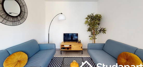 Studio meublé  à louer, 1 pièce, 11 m², Étage 3/–