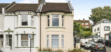 Flat to rent in Roedale Road, Brighton, East Sussex BN1