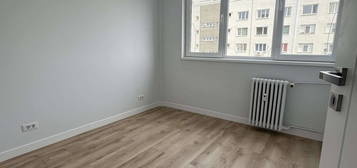 Romancierilor Apartament 4 camere Metrou 1 Minut Renovat