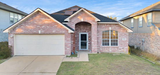 10132 Chapel Springs Trl, Fort Worth, TX 76116